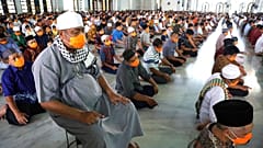 Sağlık uzmanları uyardı: Endonezya'daki Ramazan ayı seyahatleri koronavirüsü daha da yayabilir