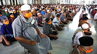 Sağlık uzmanları uyardı: Endonezya'daki Ramazan ayı seyahatleri koronavirüsü daha da yayabilir