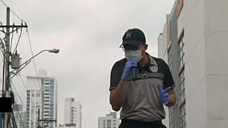Панамская полиция танцует и поет