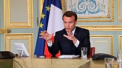 Macron: Salgınla mücadele edebilmesi için Afrika'nın borçlarına moratoryum ilan edilmeli