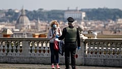 Koronavírus: Néhol már enyhítenek a korlátozásokon