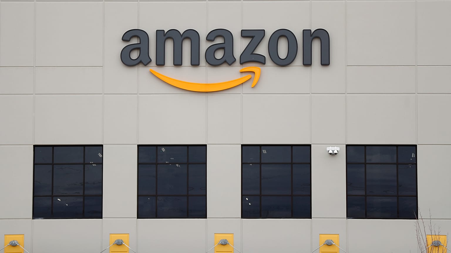 Earns Amazon