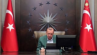 إردوغان يلجأ إلى دبلوماسية الأقنعة ويحاول تلميع صورة بلاده