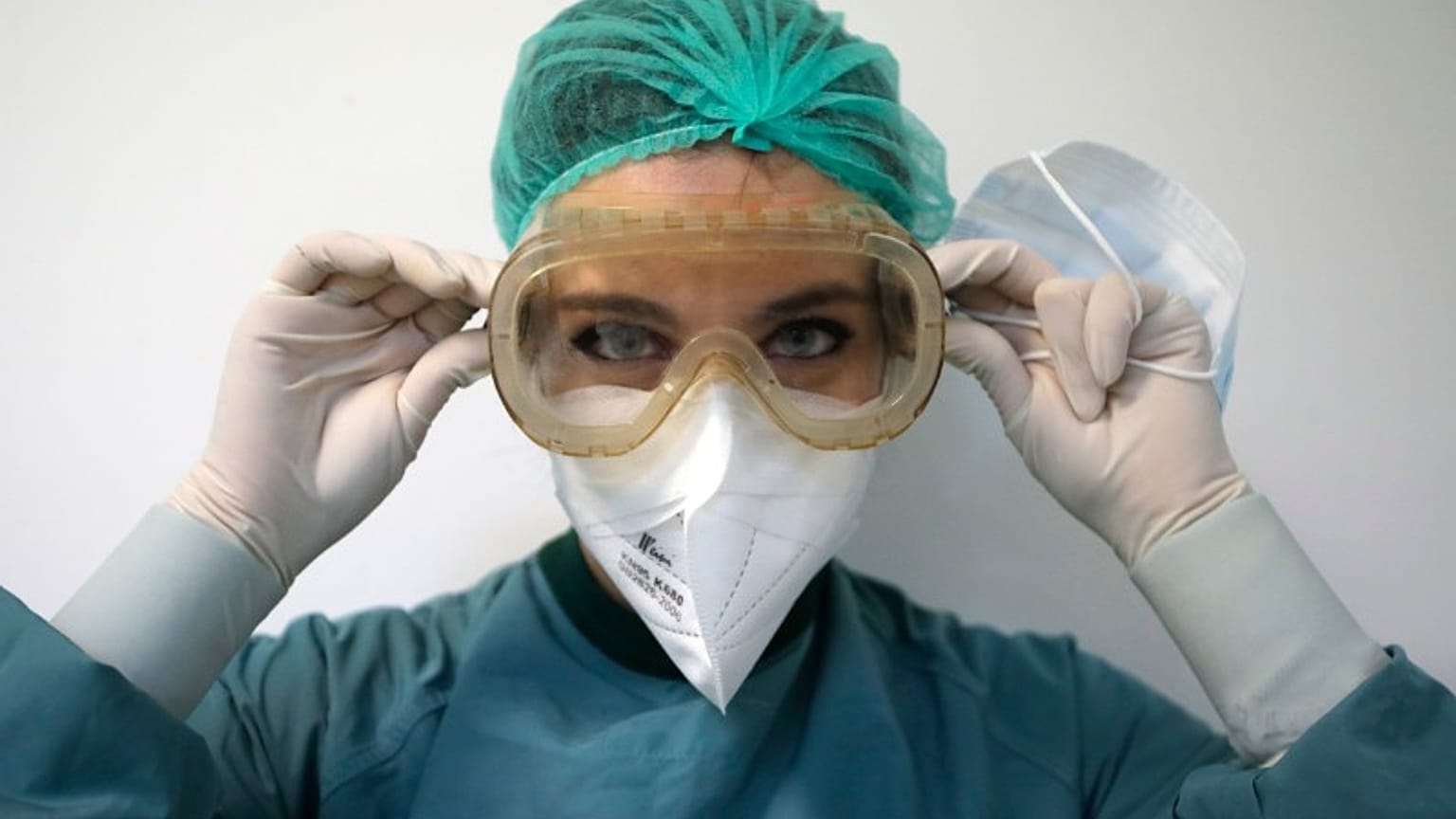 Coronavirus: Italia stabile sul plateau, in 24 ore +675 malati e 602 morti