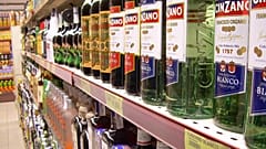 DSÖ: Alkol içmek koronavirüsü öldürmez ama aşırı tüketimi aile içi şiddeti artırabilir