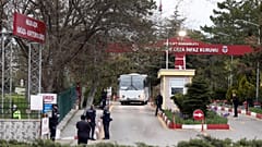 İnfaz düzenlemesine ilişkin kanun yürürlüğe girmesi ile İstanbul'da cezaevlerinden tahliyeler başladı
