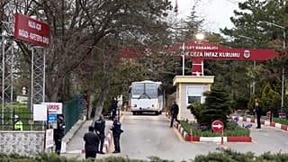 İnfaz düzenlemesine ilişkin kanun yürürlüğe girmesi ile İstanbul'da cezaevlerinden tahliyeler başladı