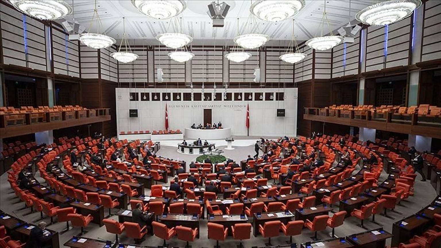 TBMM Covid 19 salgını sebebiyle 1 ay kapatıldı, çalışmalar 15 Mayıs'ta başlayacak