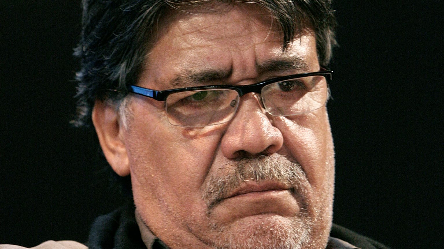 Luis Sepulveda lors du Salon du livre de Paris, le 30 mars 2010.
