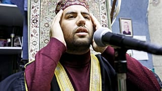تعرف على العائلة التي توارثت الأذان في المسجد الأقصى 