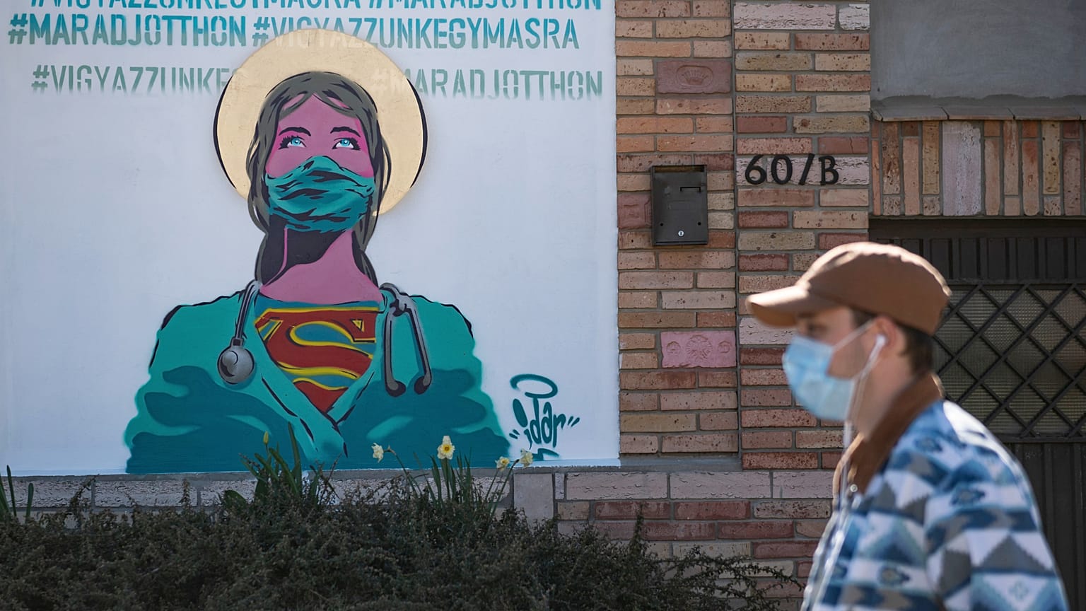 Meghoszabbították a kijárási korlátozást Magyarországon