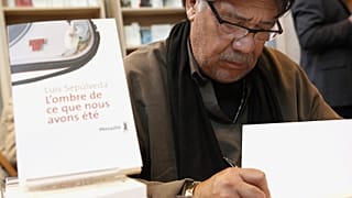 Şilili yazar Luis Sepulveda Covid-19 nedeniyle hayatını kaybetti