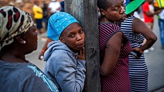 Güney Afrika'da gıda kuyruğu
