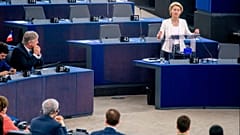 شیوع کرونا؛ رئیس کمیسیون اروپا به دلیل حمایت نکردن از ایتالیا «از صمیم قلب عذرخواهی» کرد