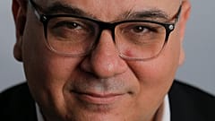 Prof. Emre Erdoğan: Covid-19 salgını kutuplaşan Türkiye'de farklılıkları unutturur mu? | Görüş