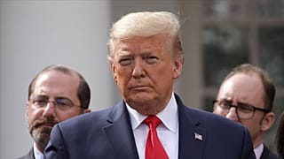 ABD Başkanı Trump, ülkesinde alınan koronavirüs önlemlerinin 3 aşamalı şekilde gevşetileceğini ancak kararın eyalet valilerinde olduğunu duyurdu.