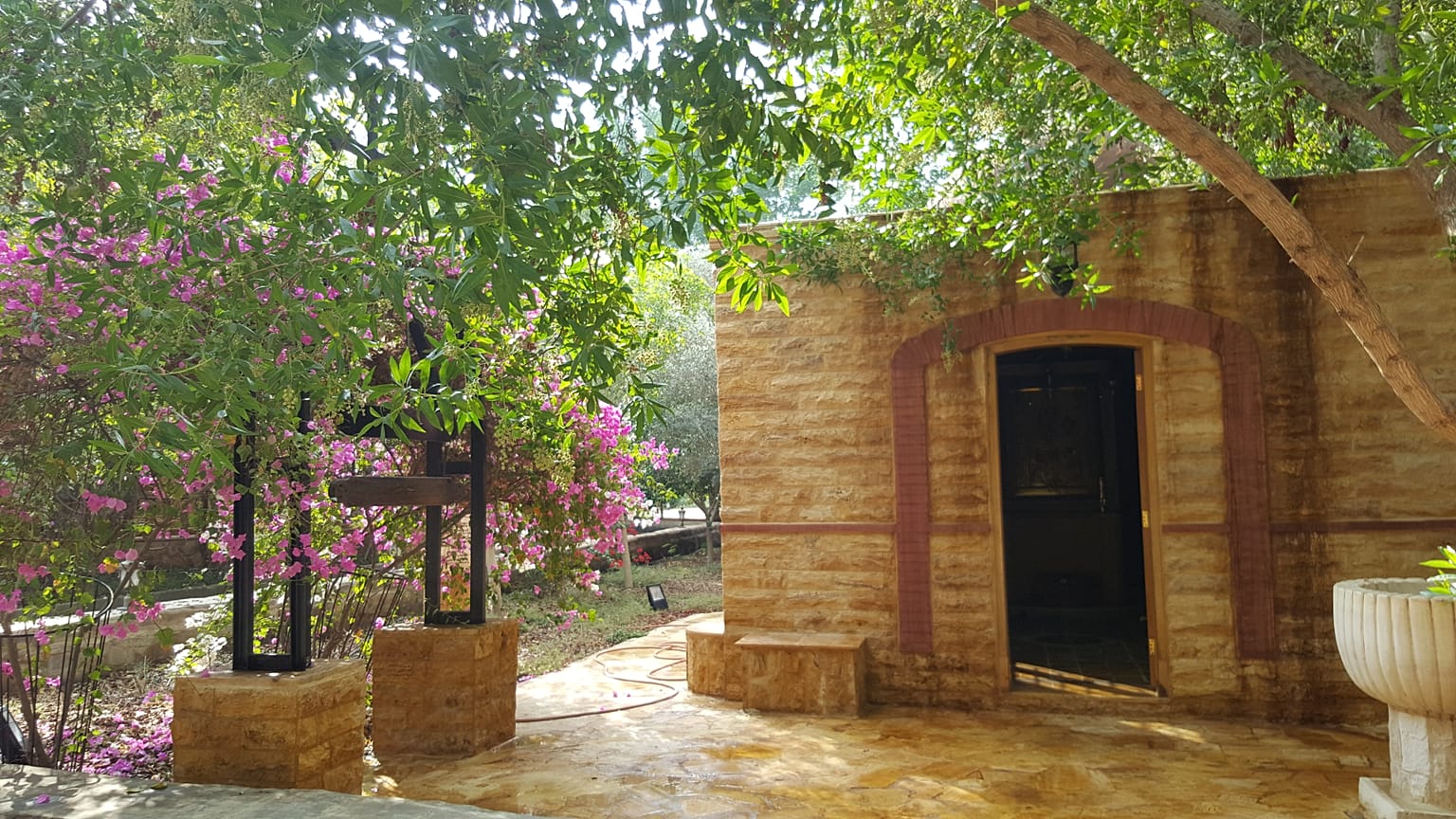 Το «σιωπηλό» λόγω Covid Πάσχα των Ορθόδοξων Χριστιανών της Ιορδανίας