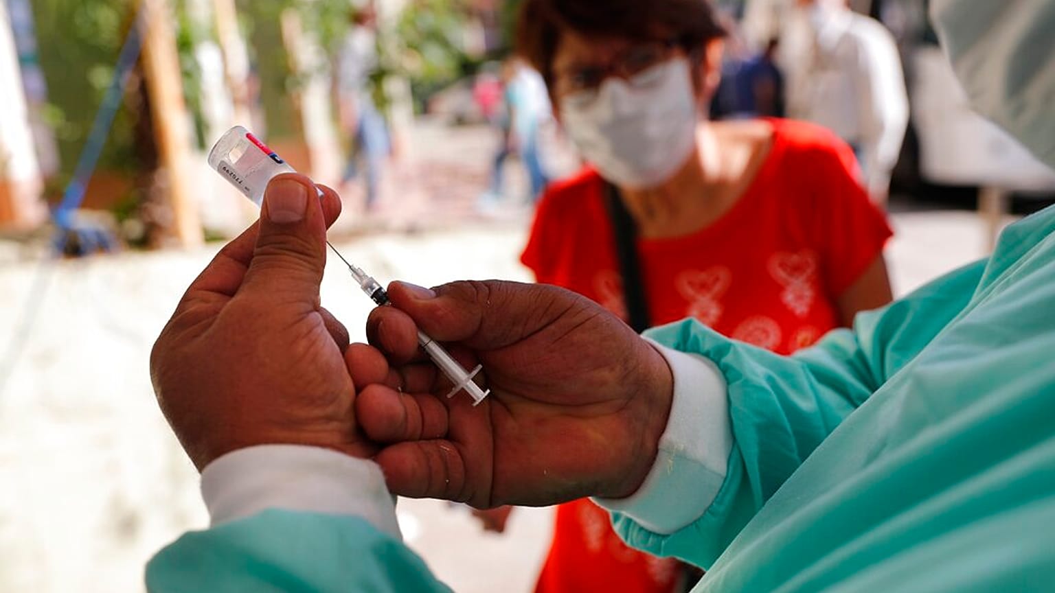 A fotó illusztráció, egy influenza elleni védőoltás beadásakor készült