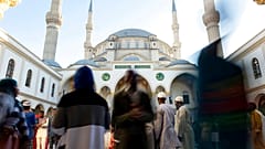 Güney Afrika'nın Johannesburg şehrindeki Nizamiye Camii