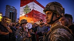  بازگشت معترضان لبنانی به خیابان با وجود قرنطینه؛ «از گرسنگی می‌میریم یا کرونا؟»
