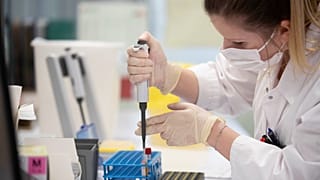 Ελλάδα: Σε κινητοποίηση ο ερευνητικός κλάδος κατά του νέου κορονοϊού