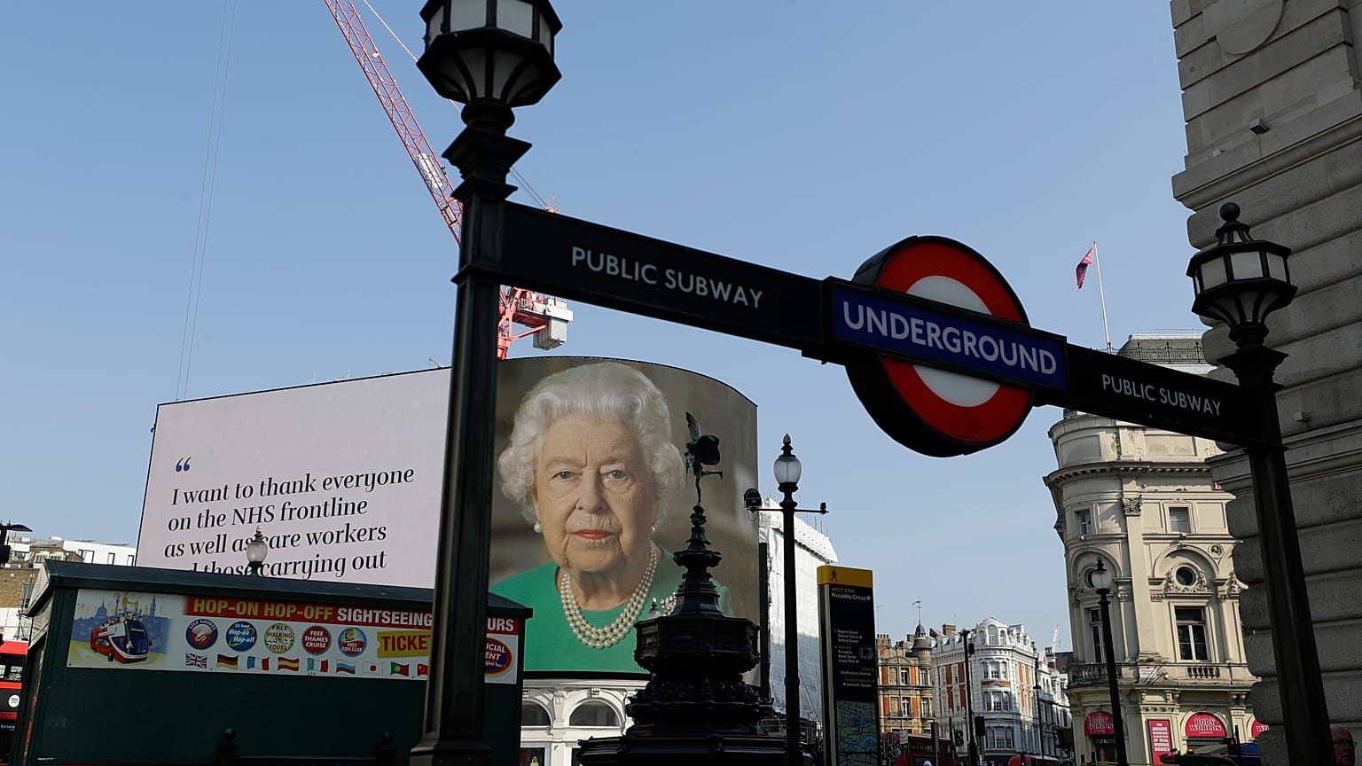 Kraliçe Elizabeth 94'ncü yaş günü kutlamalarını iptal etti