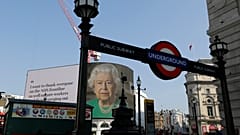 Kraliçe Elizabeth 94'ncü yaş günü kutlamalarını iptal etti