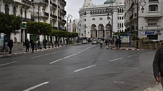 تمديد تدابير الإحتواء والحجر الصحي في الجزائر