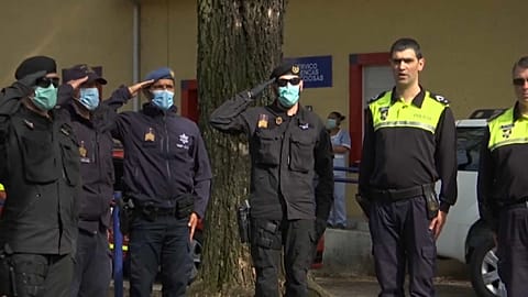 Дань уважения португальским врачам