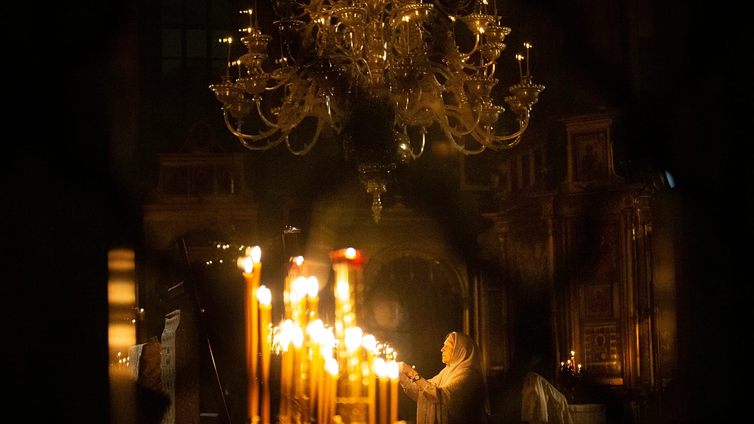 Misas sin fieles en la Pascua ortodoxa debido al COVID-19