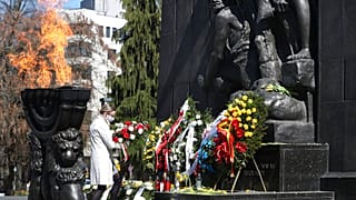 Varsavia ricorda l'eroica rivolta del ghetto e lo sterminio compiuto dai nazisti