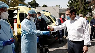 Επίσκεψη Αλέξη Τσίπρα στο ΕΚΑΒ: Είμαστε ευγνώμονες