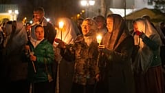 Несмотря на COVID-19, в некоторых российских городах прошли пасхальные службы