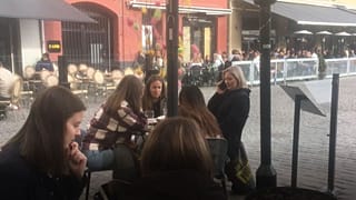 Coronavirus in Svezia: una giornata nei bar di Malmö per scoprire se la vita va avanti normalmente