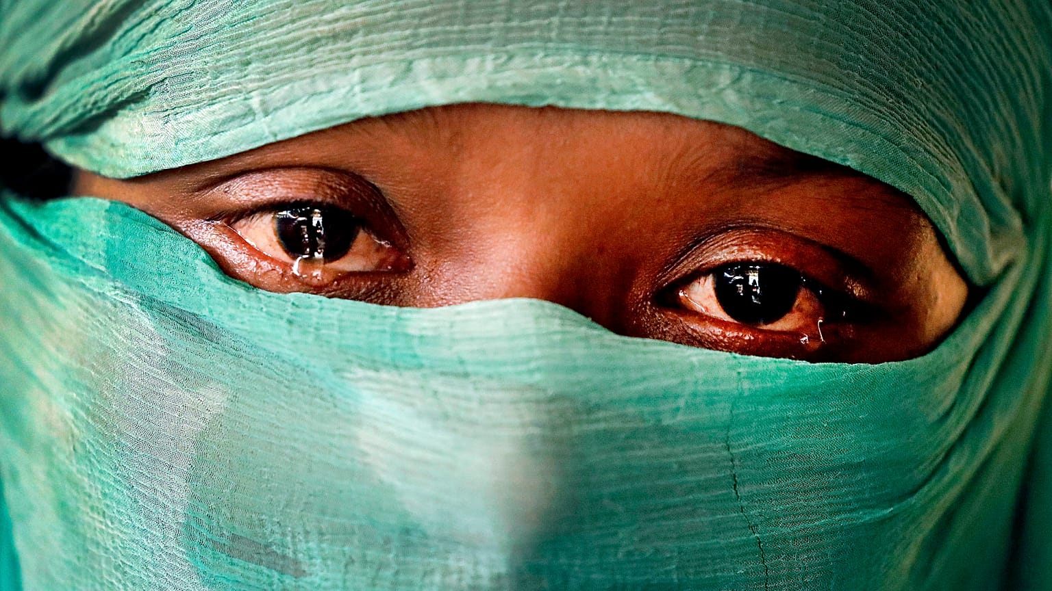 Myanmar ordusuna bağlı askerlerin cinsel tacizine maruz kalan 22 yaşındaki Arakanlı F.  