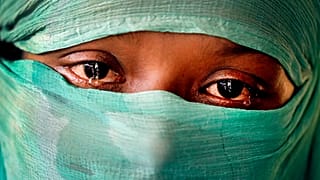 Myanmar ordusuna bağlı askerlerin cinsel tacizine maruz kalan 22 yaşındaki Arakanlı F.