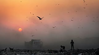 Naplemente Új-Delhiben (archív)