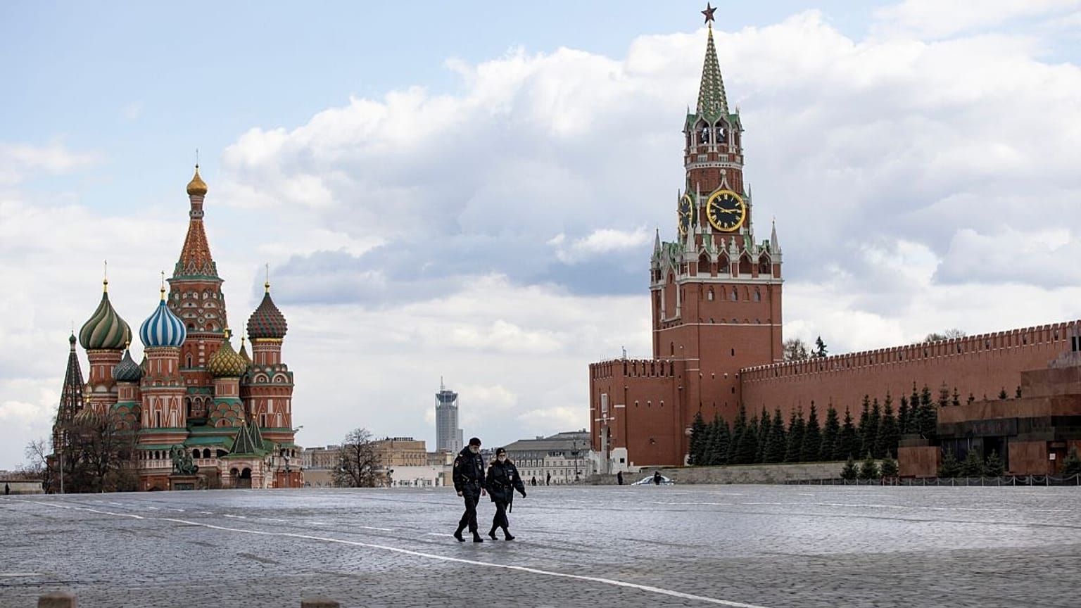 Russie : la double peine des seniors isolés