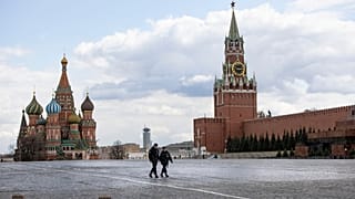Russie : la double peine des seniors isolés