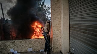 Libya Ulusal Mutabakat Hükümeti'ne bağlı bir savaşçı. Trablus
