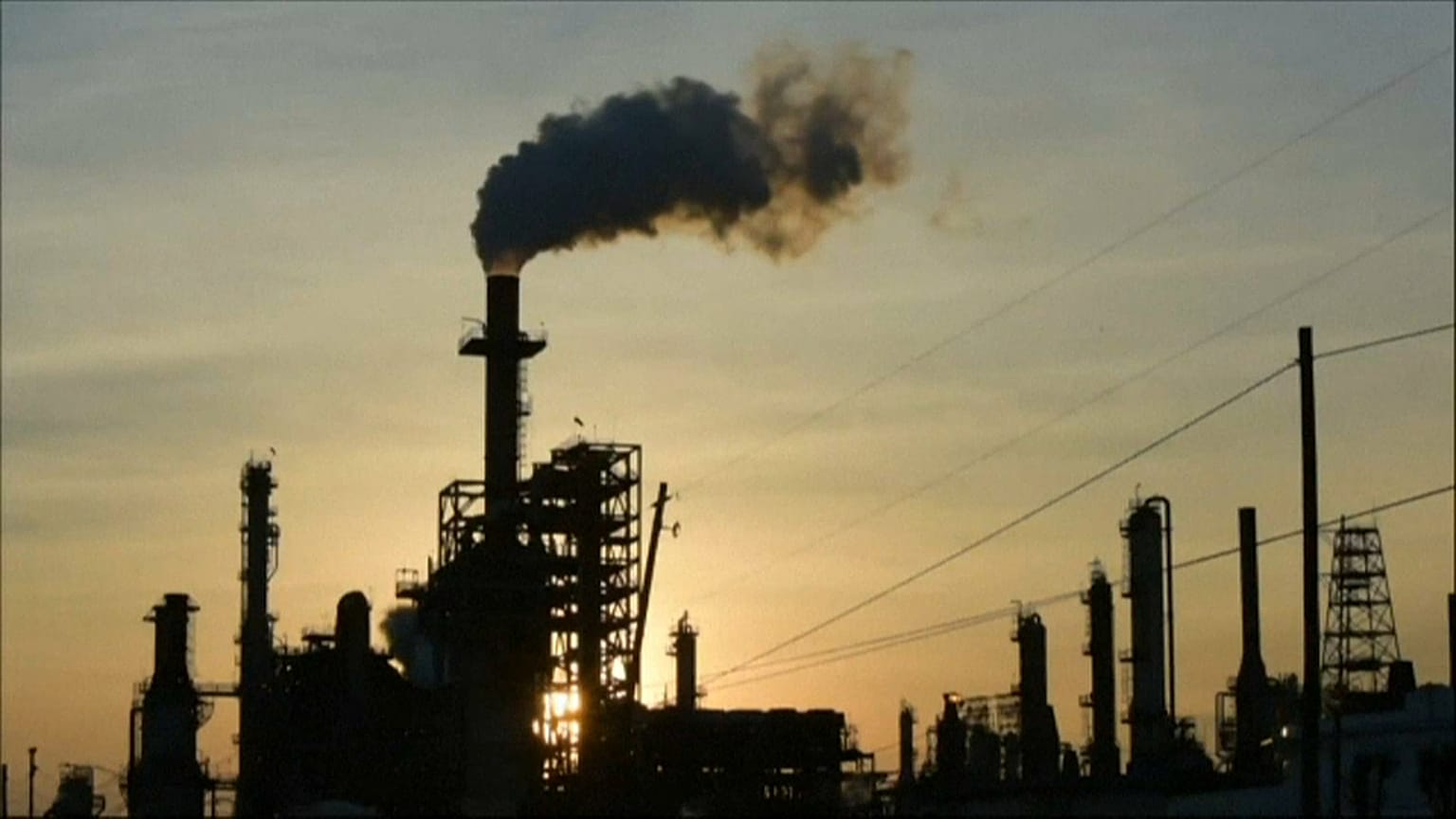 Coronavirus : jamais le cours du pétrole n'avait été aussi bas depuis 20 ans
