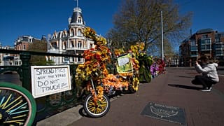 Dutch primary schools to reopen part time on May 11 in easing of COVID-19 restrictions