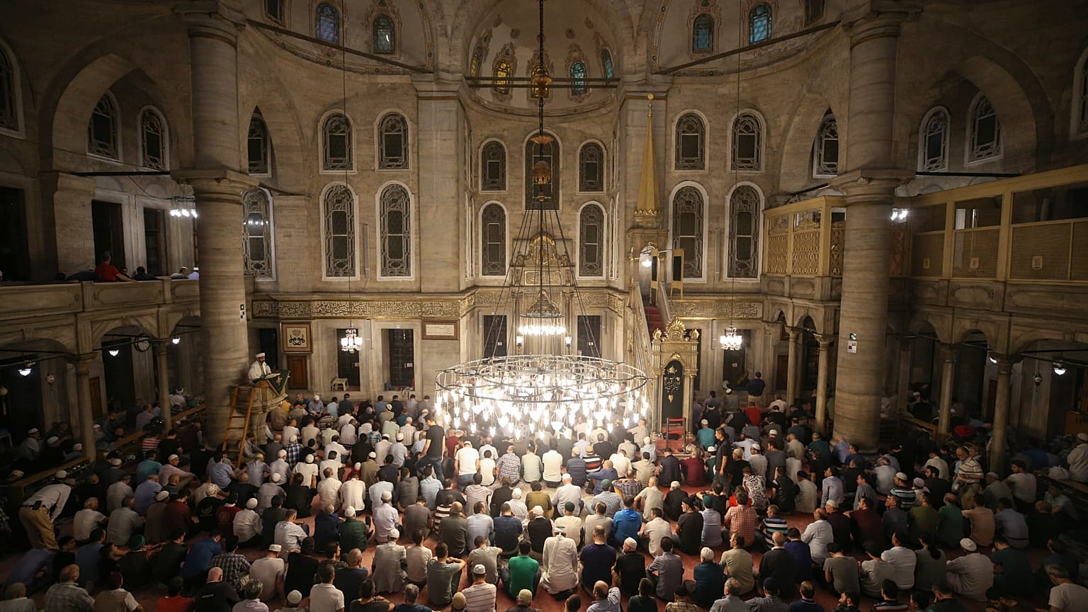 Eyüp Sultan camiinde 2019 yılında kılınan bir teravih namazı/Arşiv Foto