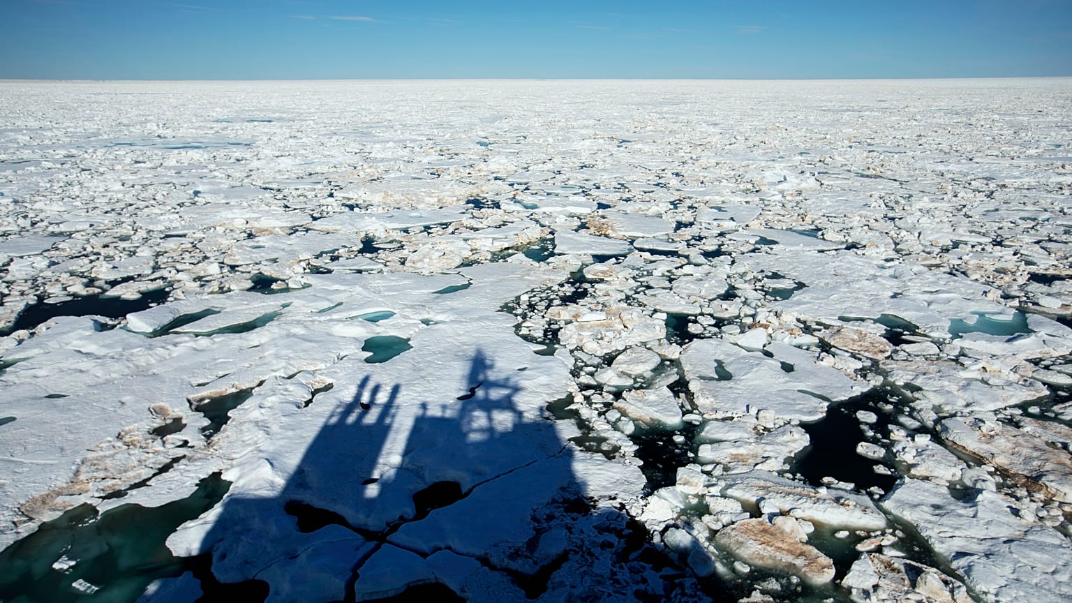 Kuzey Buz Denizi'nde 2050'ye kadar yaz mevsiminde buzullar yok olabilir