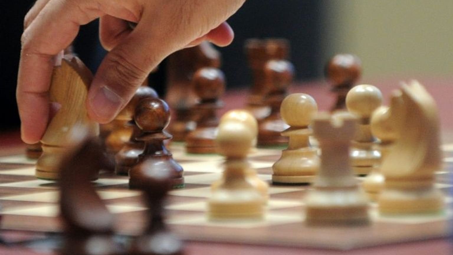 Dünya Satranç Şampiyonası Covid-19 nedeniyle 'online' gerçekleşecek, Kasparov da oyuncular arasında 