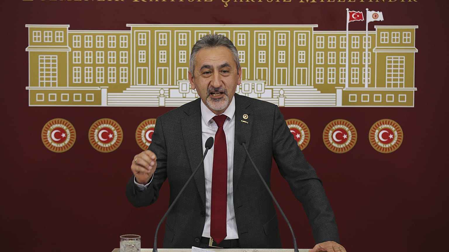 CHP Ordu Milletvekili Mustafa Adıgüzel, TBMM'de basın toplantısı düzenledi
