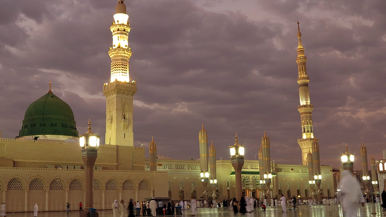 المسجد النبوي الشريف في المدينة (السعودية) 