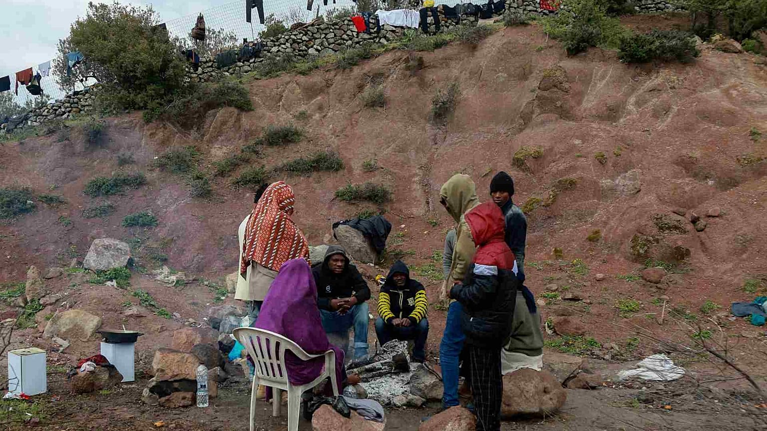مهاجرون أفارقة وصلوا إلى جزيرة ليسبوس يخضعون للحجر الصحي- 5 أبريل 2020