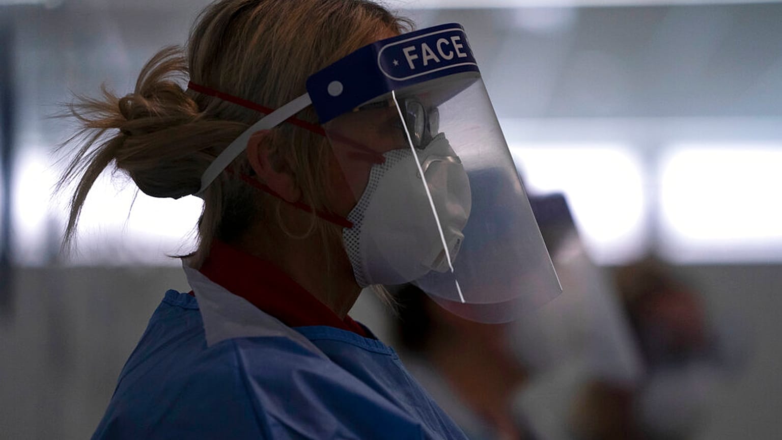 COVID-19: Ανάγκες σε εξοπλισμό προστασίας για γιατρούς και νοσηλευτές στη Βρετανία