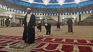 Különös ramadán: se közös étkezés, se közös ima 